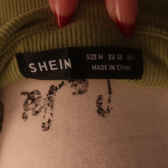 Cute green button dress! Very flattering. - Picture 4 of 4